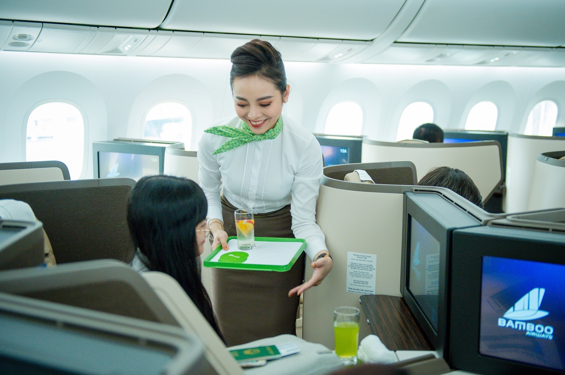 Cach thu gian cho nhung hanh trinh bay dai xuyen luc dia hinh anh