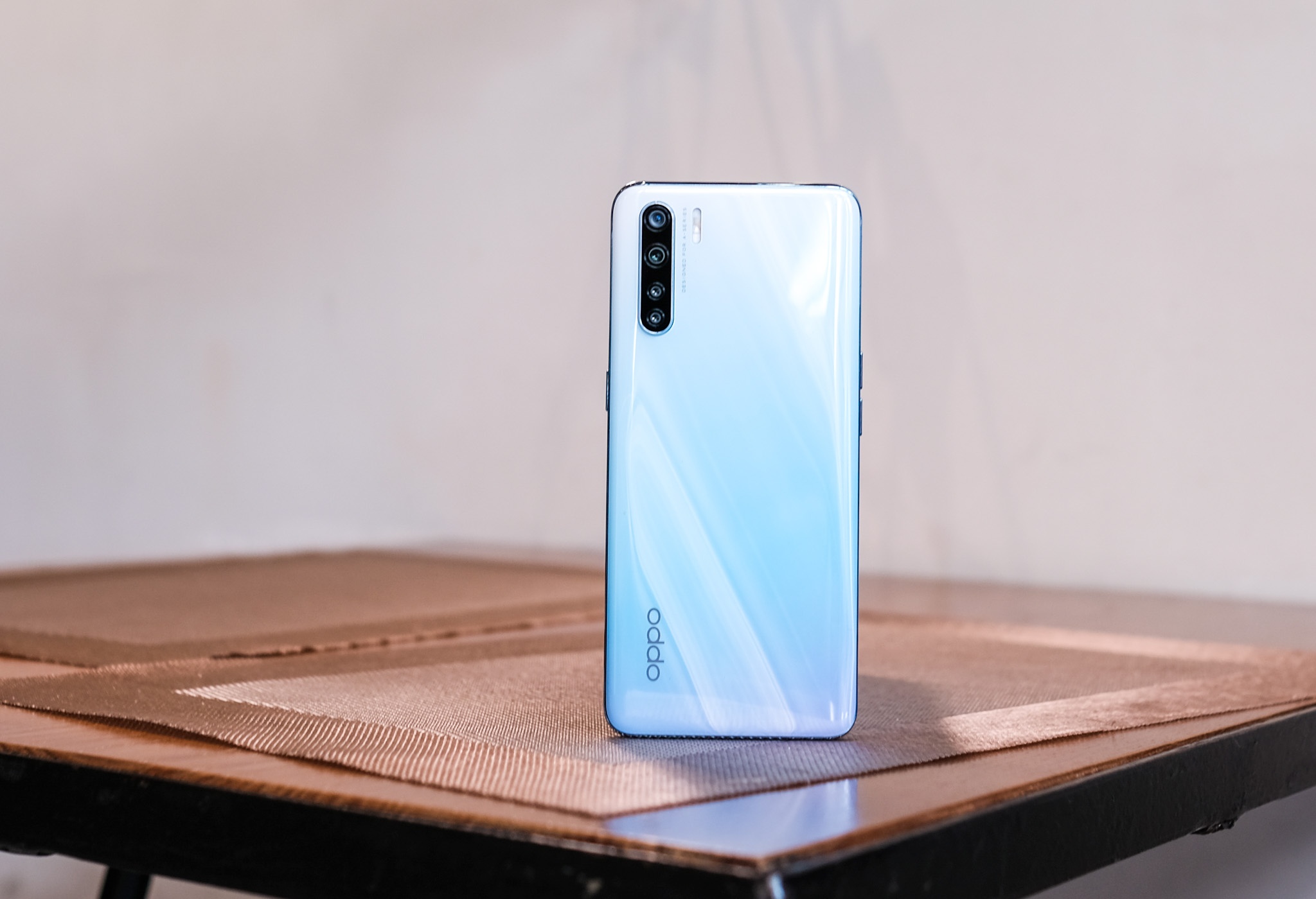 Oppo A91 - bo 4 camera, cam bien van tay 0,32 giay, gia 6,69 trieu hinh anh