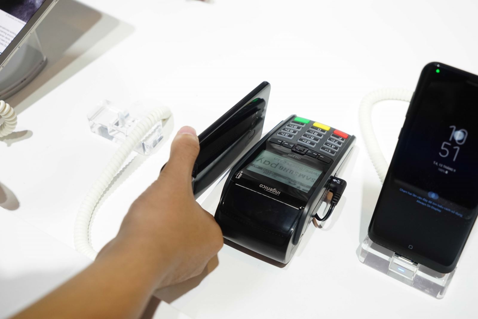 Chu the MSB Visa nhan hoan tien 300.000 dong khi dung Samsung Pay hinh anh