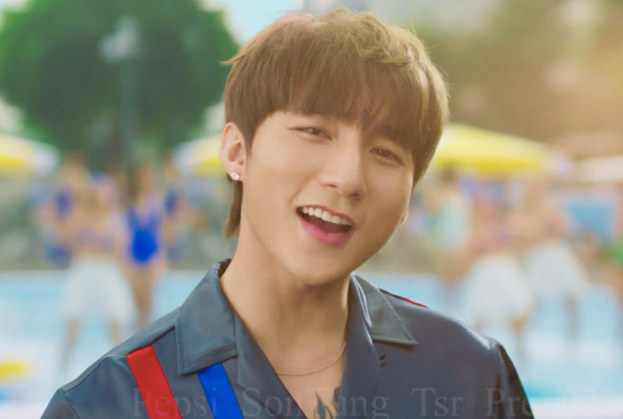 Son Tung M-TP 'khui di cho chi' dieu gi trong clip moi? hinh anh