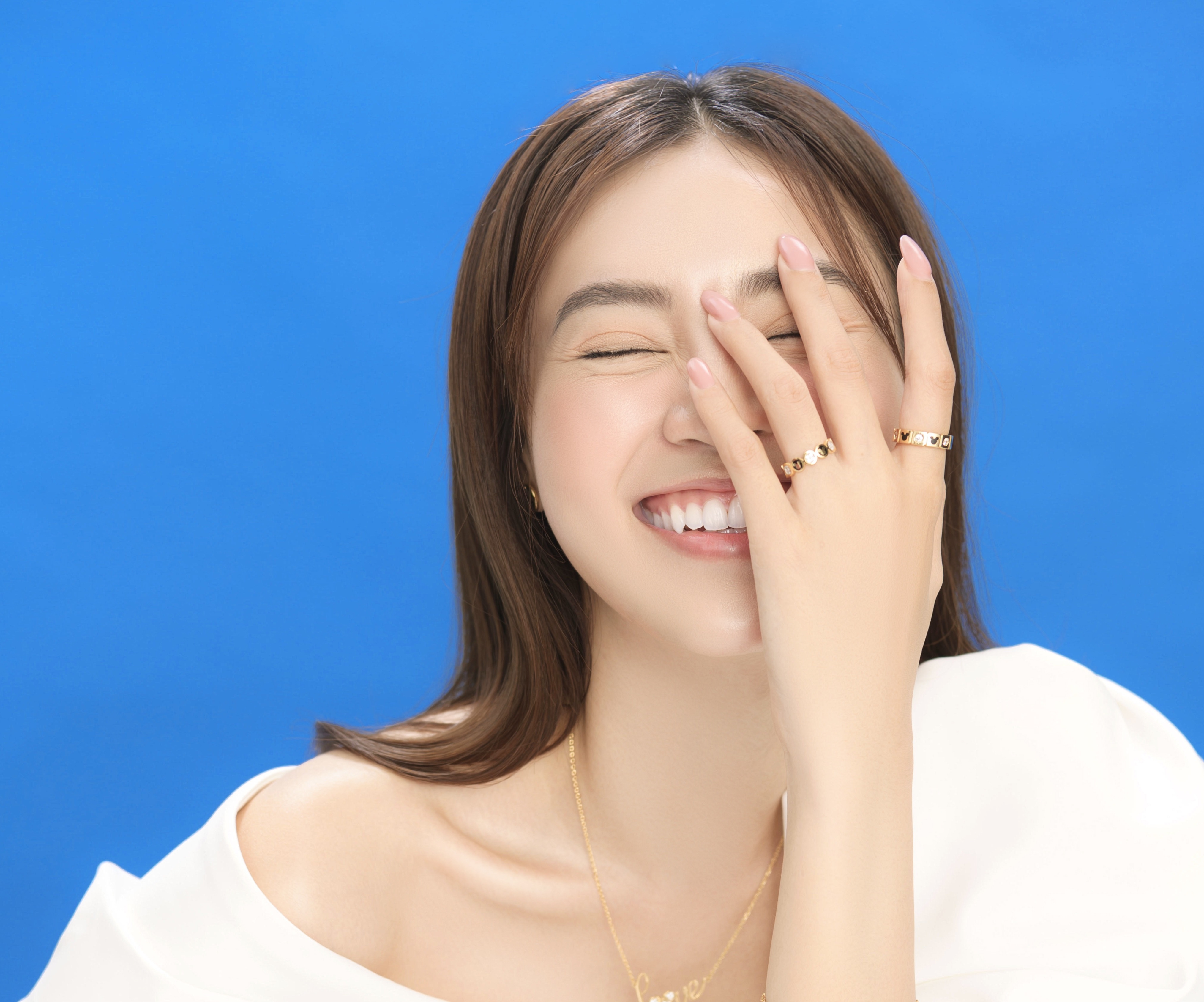 La fan cua Mickey, Lan Ngoc khoe loat trang suc bat trend hinh anh