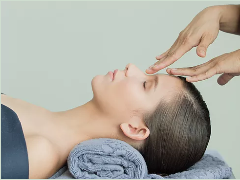 Dong y - nguyen ly vang trong tri lieu tai spa hinh anh