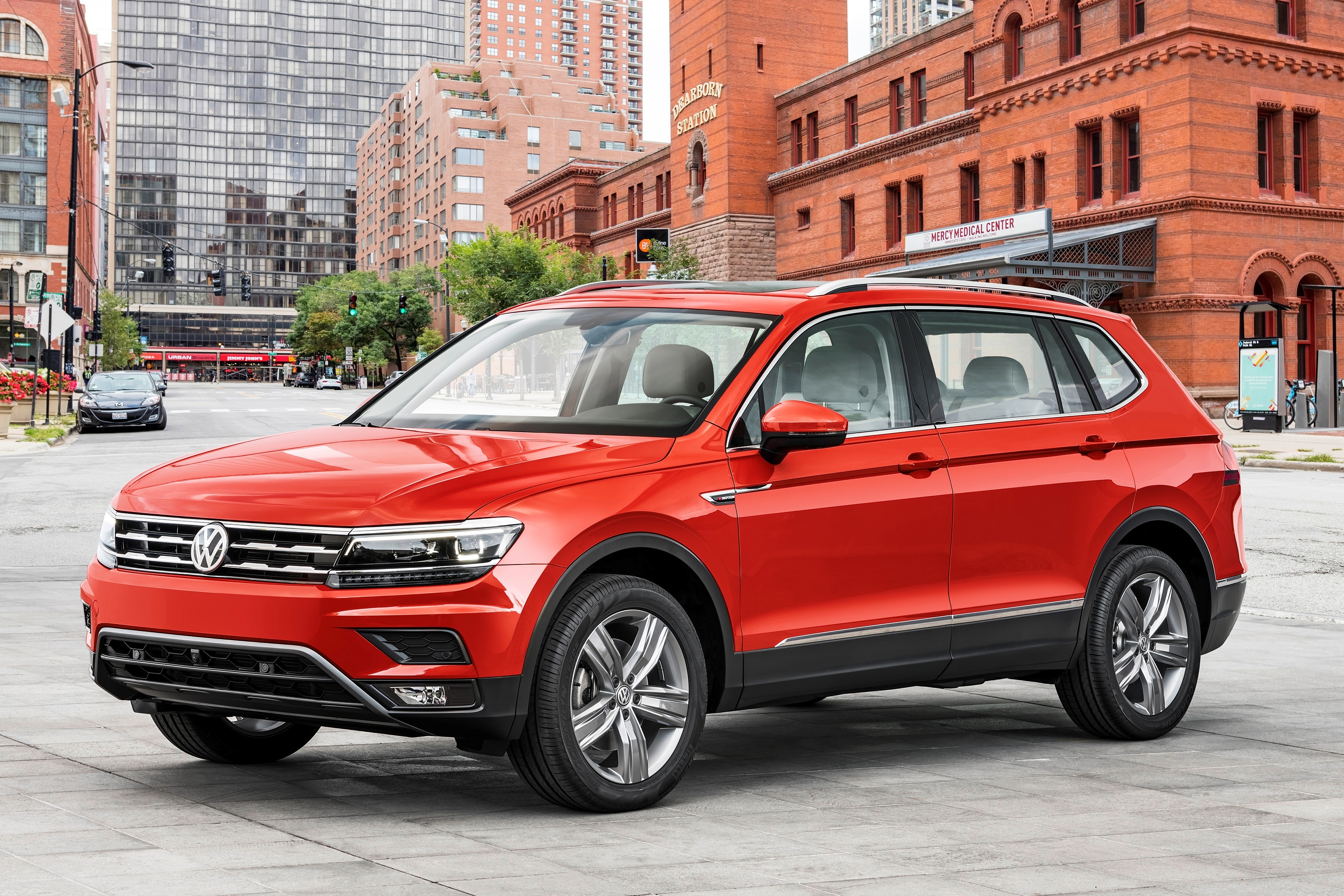 Doanh so Volkswagen Tiguan dung dau phan khuc SUV co nho tai chau Au hinh anh