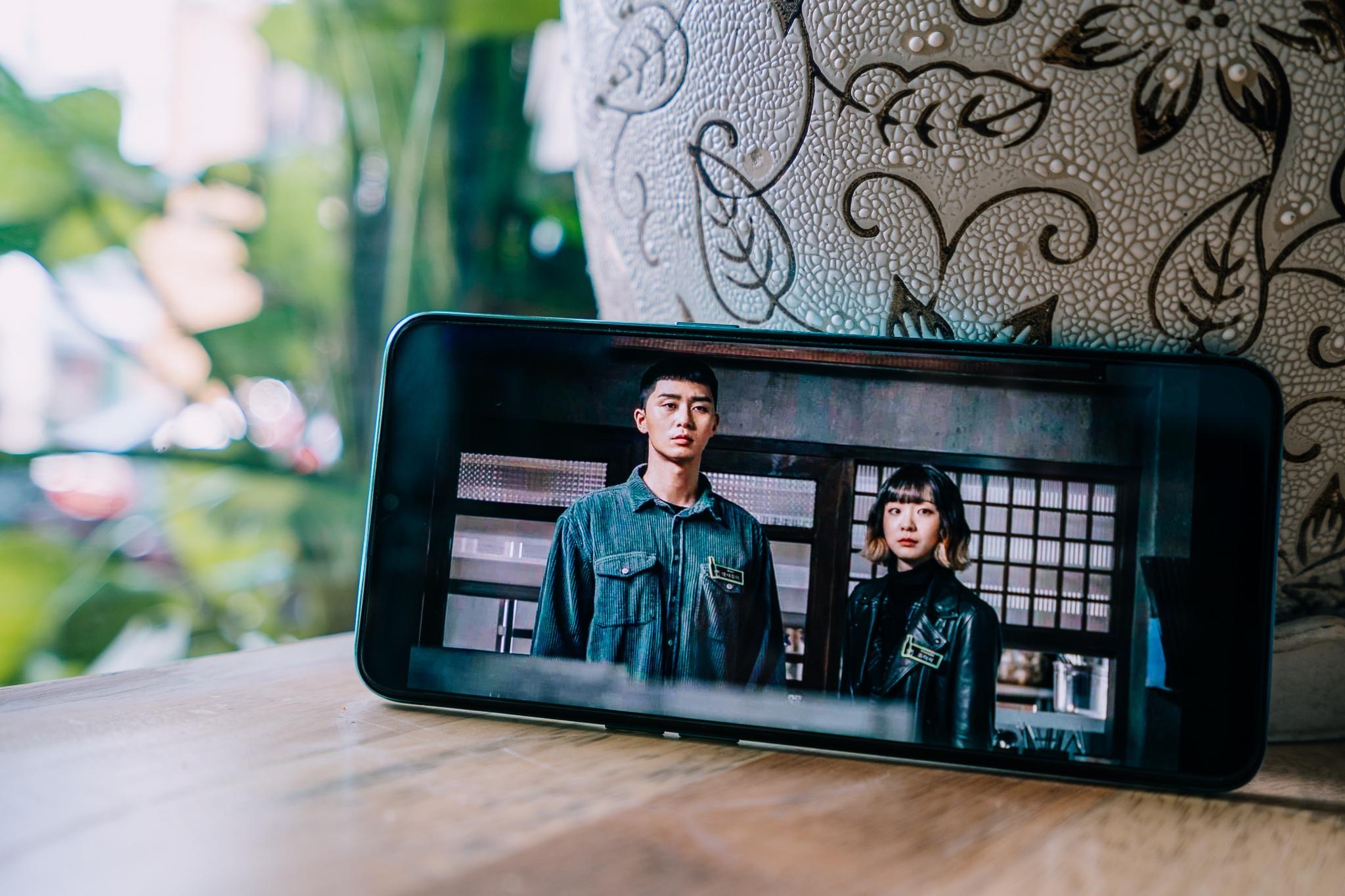 Man hinh AMOLED, sac nhanh va nhung tinh nang giai tri tren Oppo A91 hinh anh