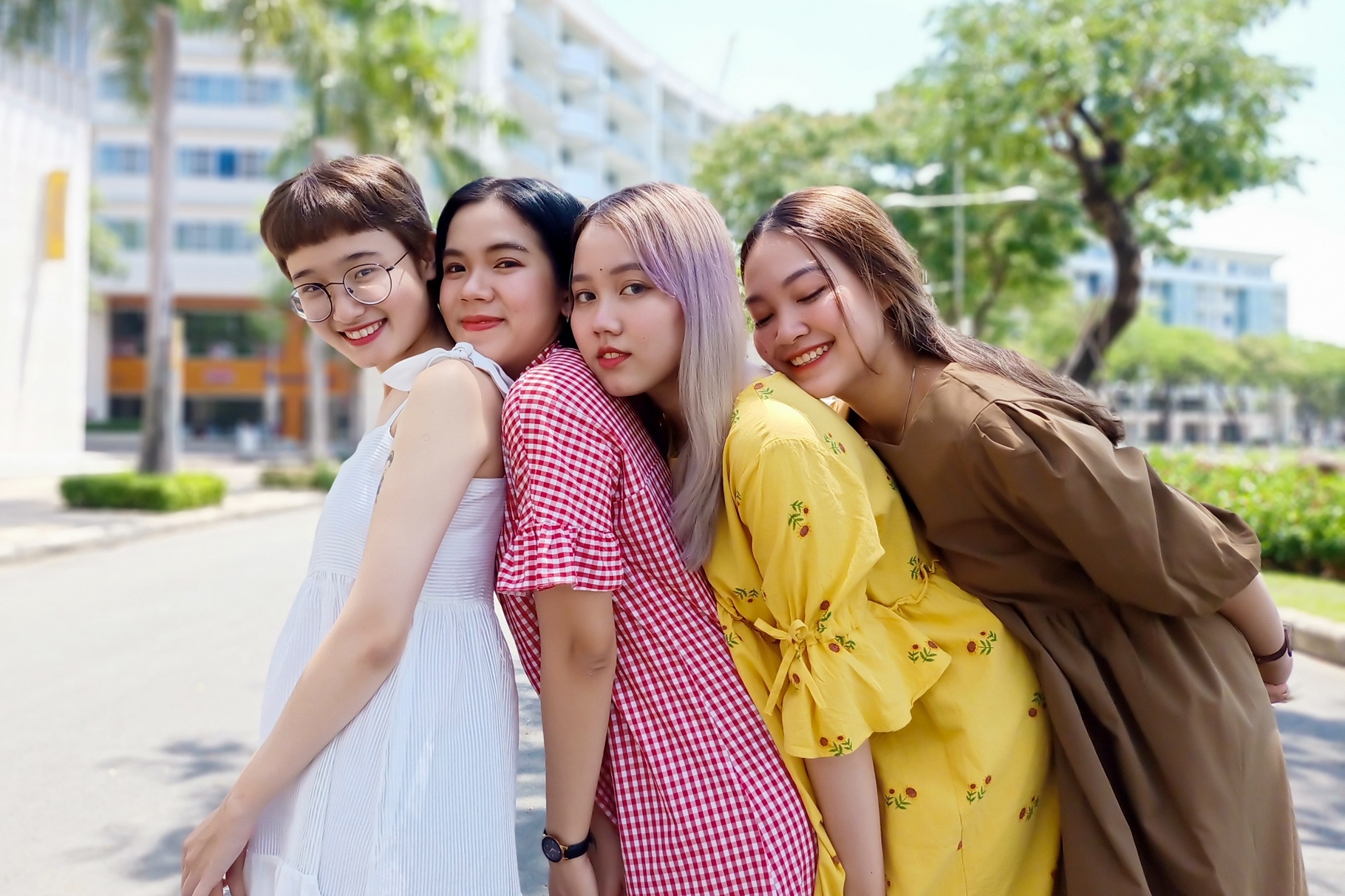 Bi quyet chup anh nhom 'trieu view' cho dan ngoai dao hinh anh