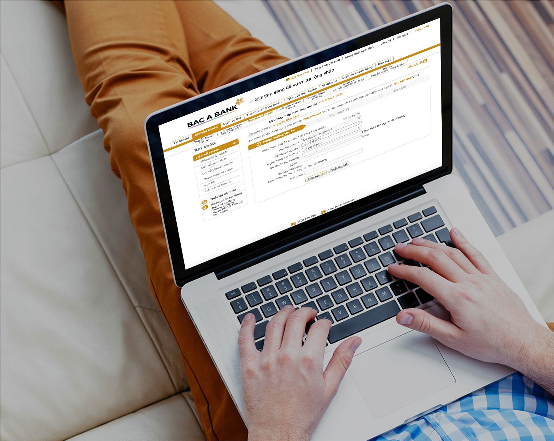 Ngan hang mien phi chuyen tien 24/7, chung tay phong chong dich hinh anh