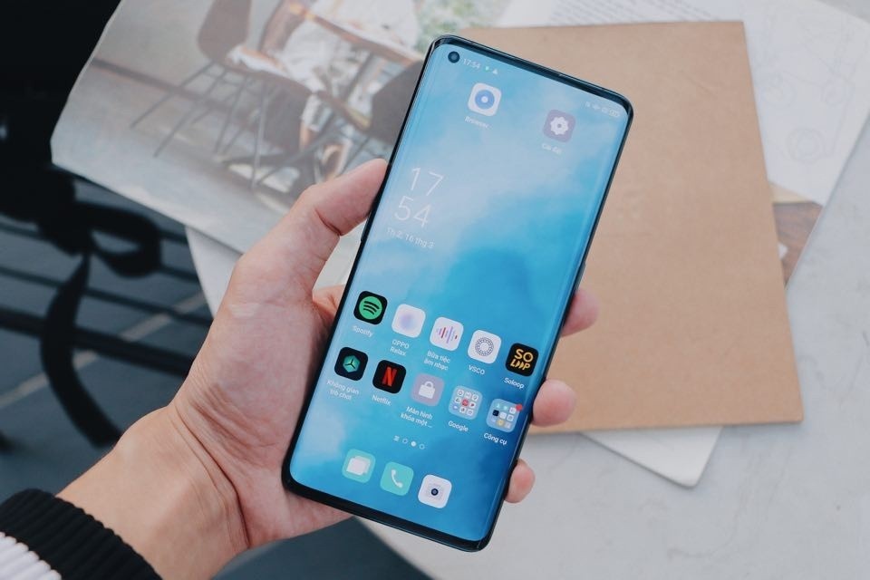 FPT Shop tang loa Bluetooth cho khach dat mua Oppo Find X2 hinh anh