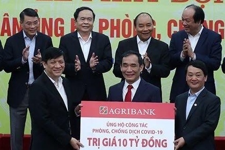 Chung tay ung ho day lui dich Covid-19 hinh anh