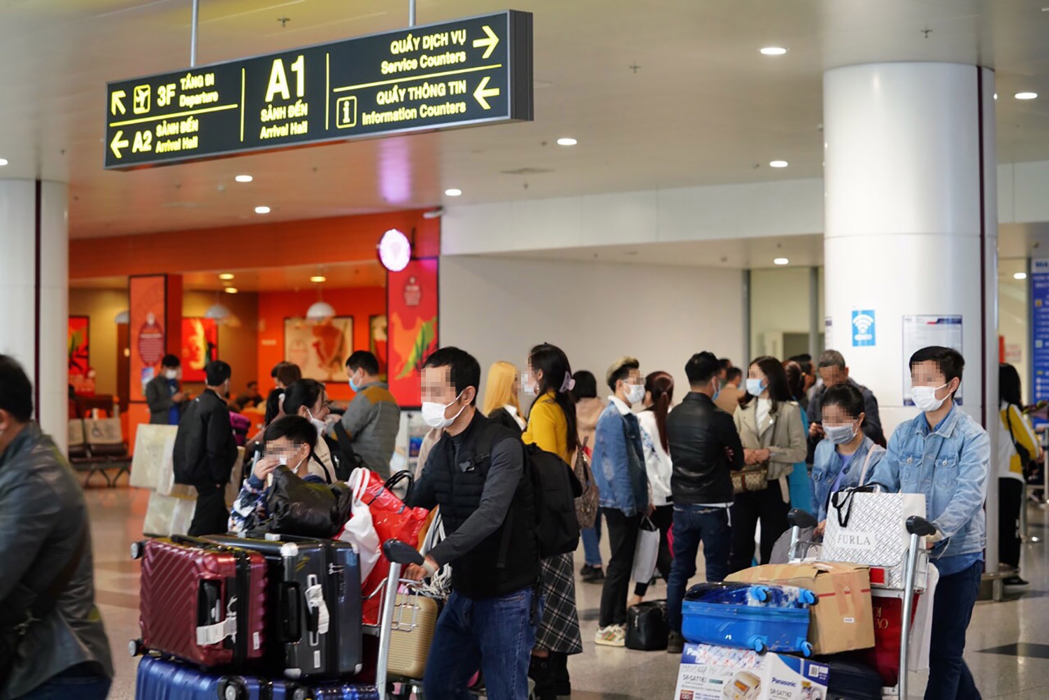 ‘Lay nhiem tren tau bay rat thap’ hinh anh