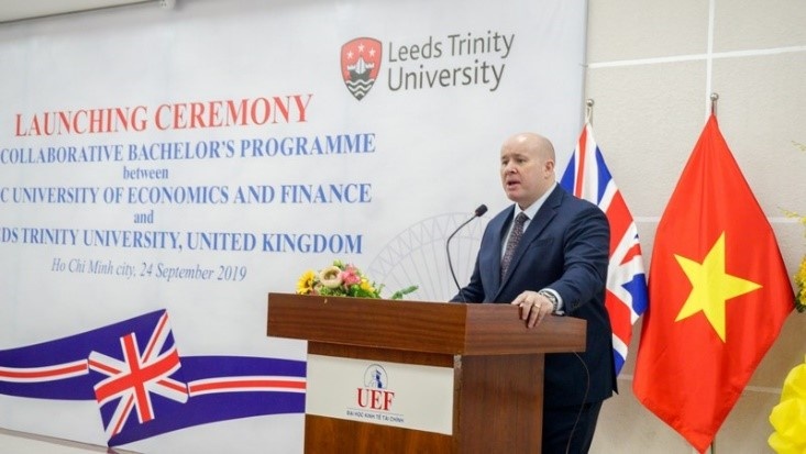 Cu nhan chuong trinh Anh Quoc tai UEF anh 2