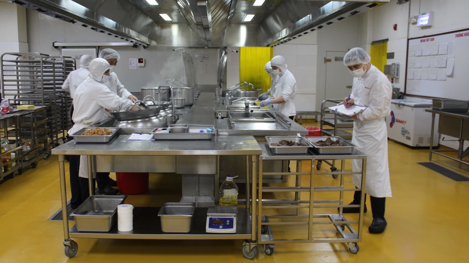 Taseco ung ho 50.000 suat an cho khu cach ly tap trung tai Ha Noi hinh anh