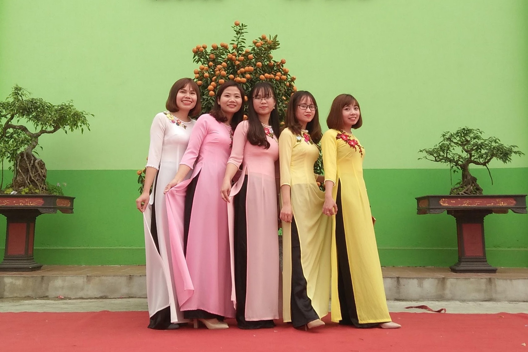 Nhin lai 'Tuan le ao dai' dien ra soi noi tai duoc pham PQA hinh anh