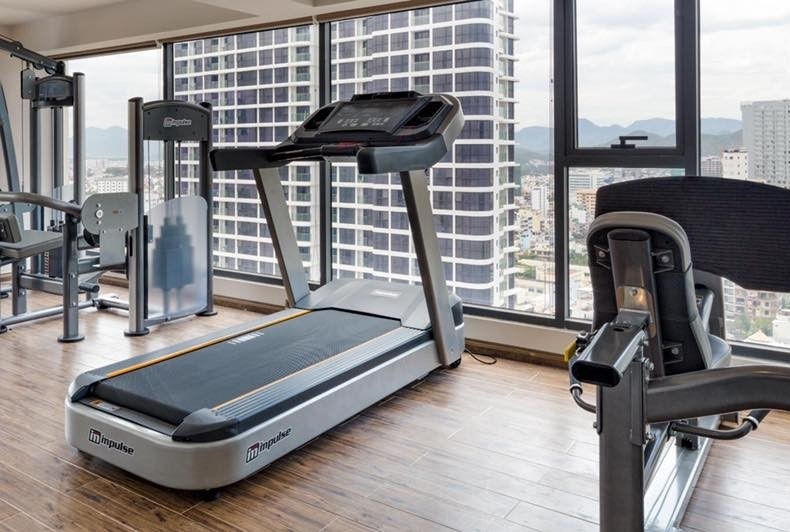 6 luu y khi chon may chay bo cho phong gym hinh anh