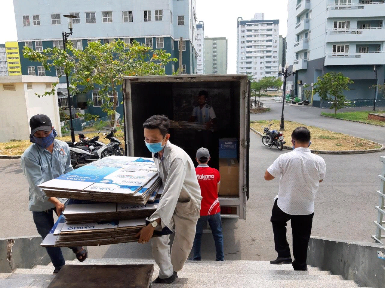 may lam mat Makano anh 1