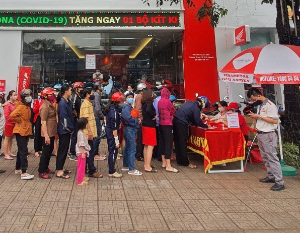 Co gi trong 200.000 tui do Honda tang nguoi dan phong dich Covid-19? hinh anh