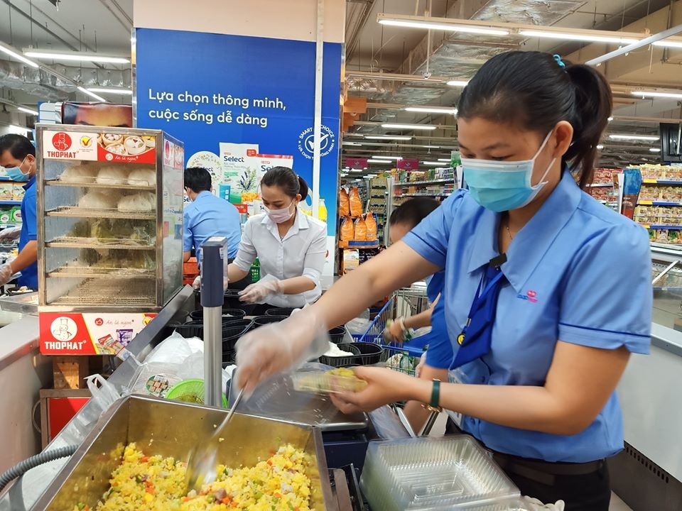 Saigon Co.op cung cap hon 30.000 suat an cho khu cach ly hinh anh