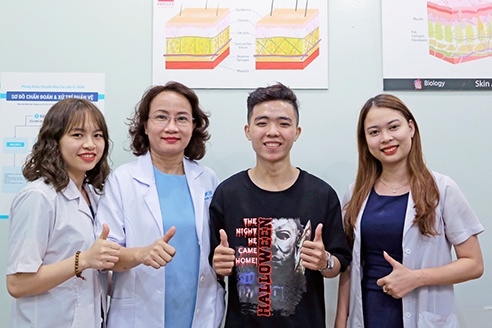 Nam sinh vien chia se bi quyet tri mun, cai thien dien mao hinh anh