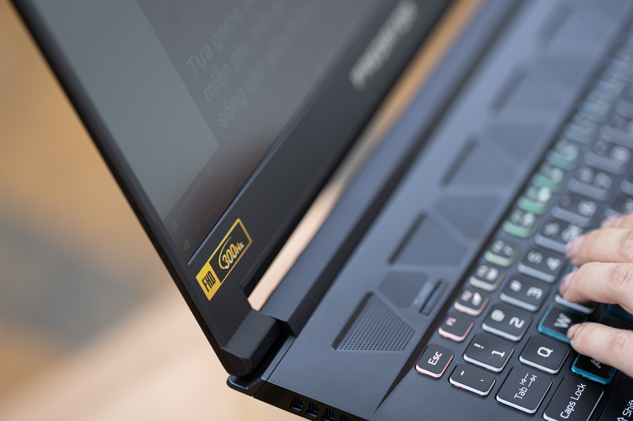 Predator Triton 500 anh 4