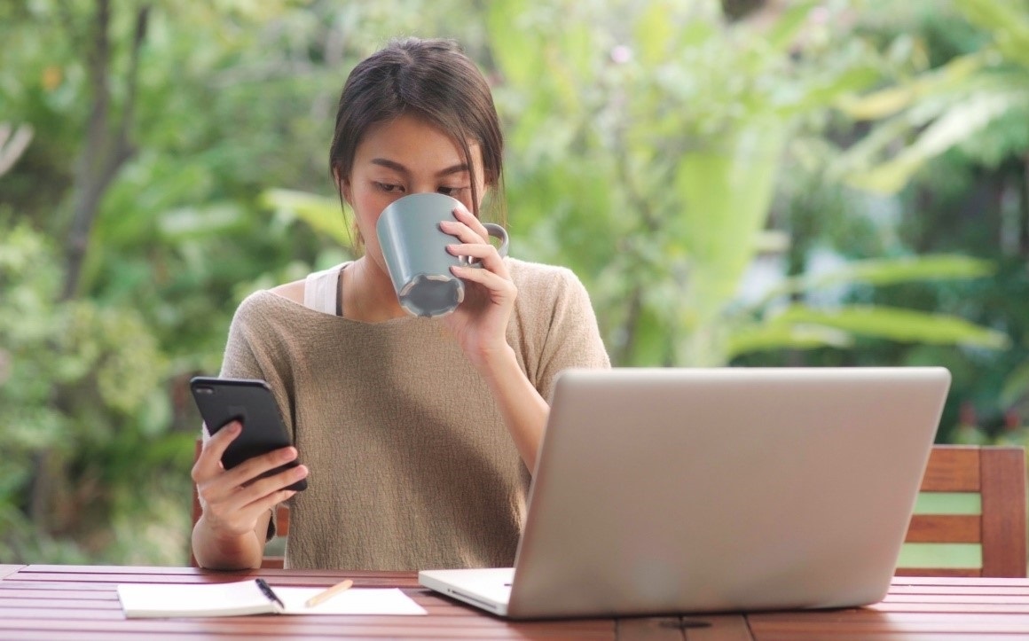 4 trang bi giup lam viec o nha hieu qua hon hinh anh