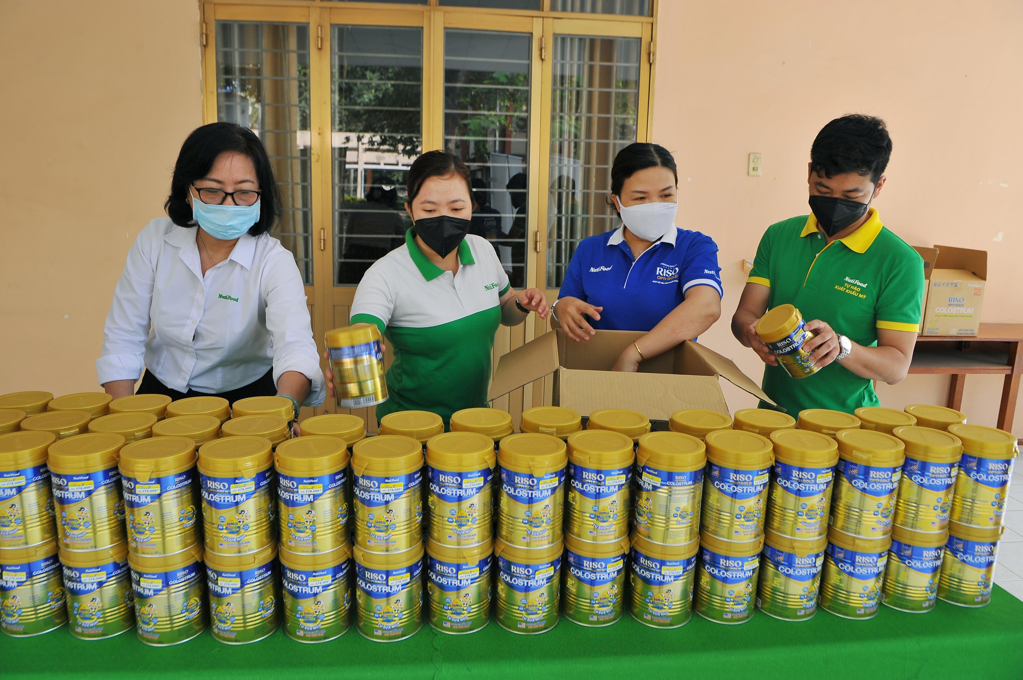 nhan hang Riso trao qua anh 1
