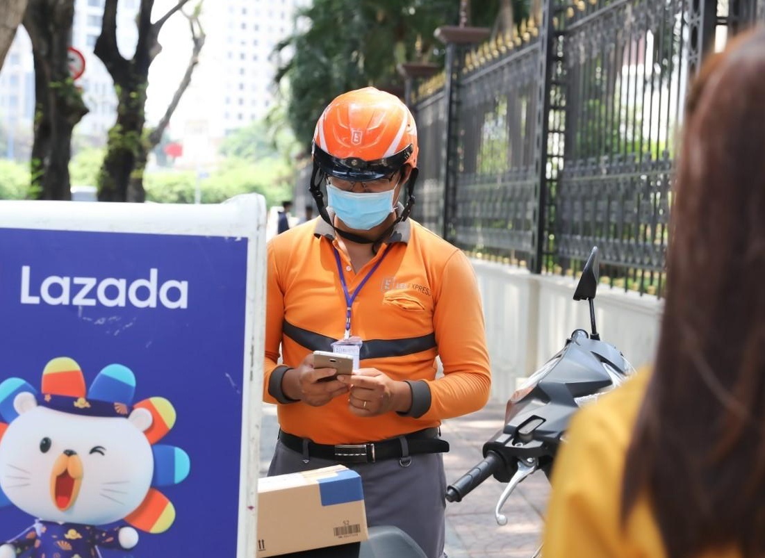 'Chon giao hang khong tiep xuc, toi thay loi du duong' hinh anh