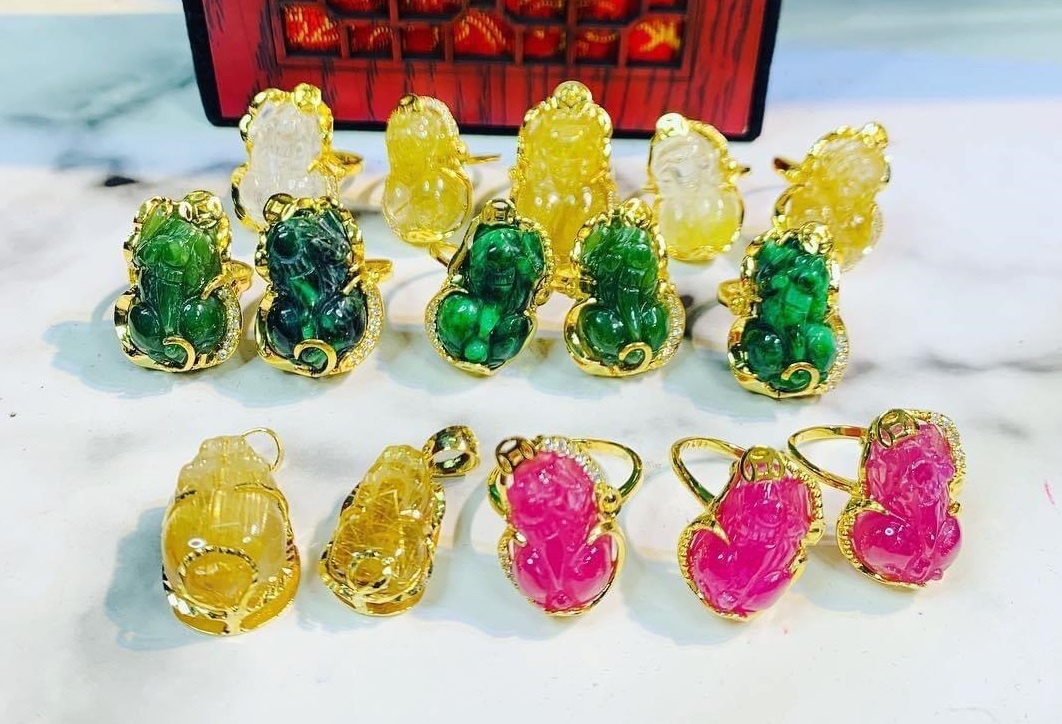 Da phong thuy Ty Ty duoc long khach hang nho khac biet hinh anh