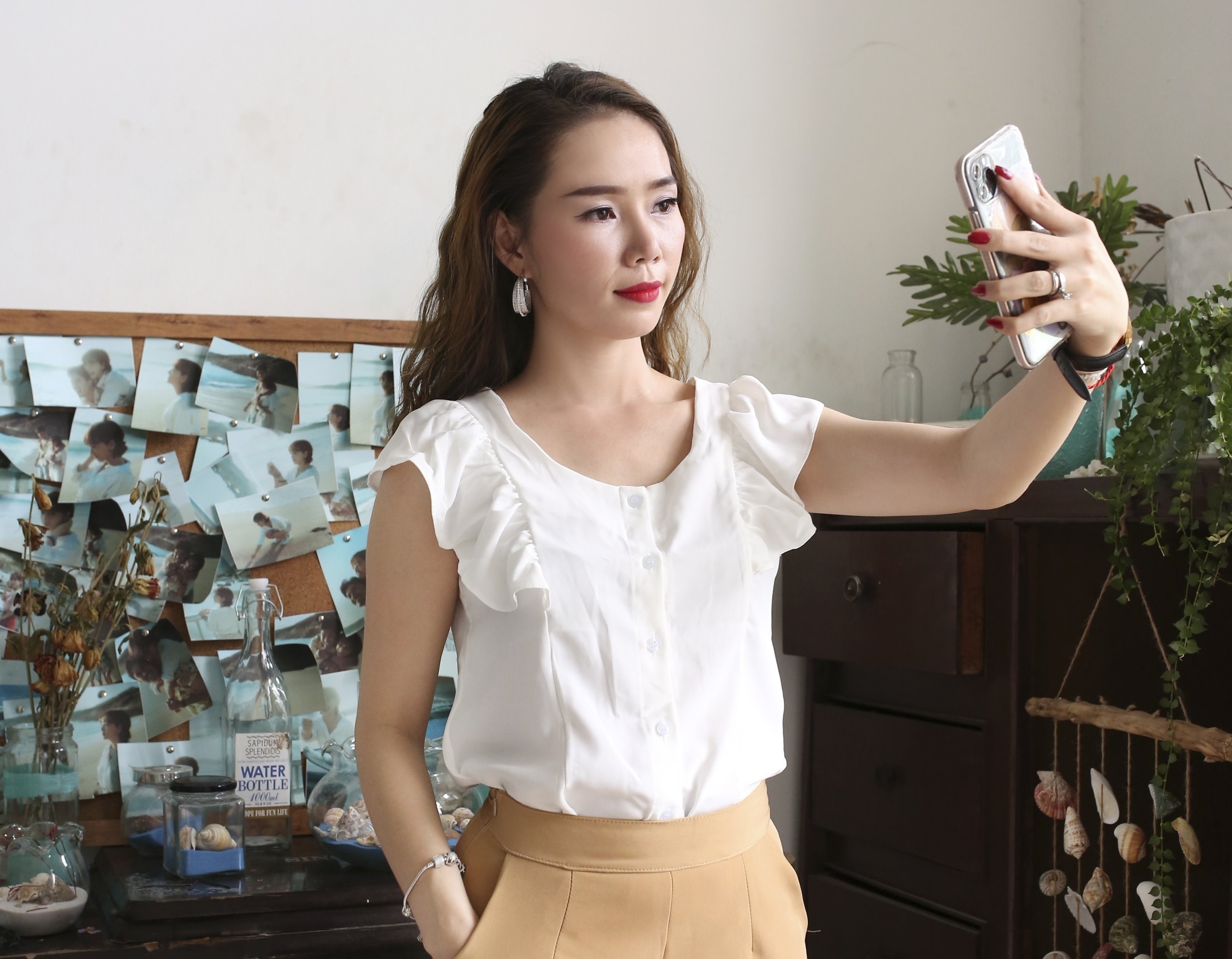 Nhung mau trang phuc dep cho phai nu don he hinh anh