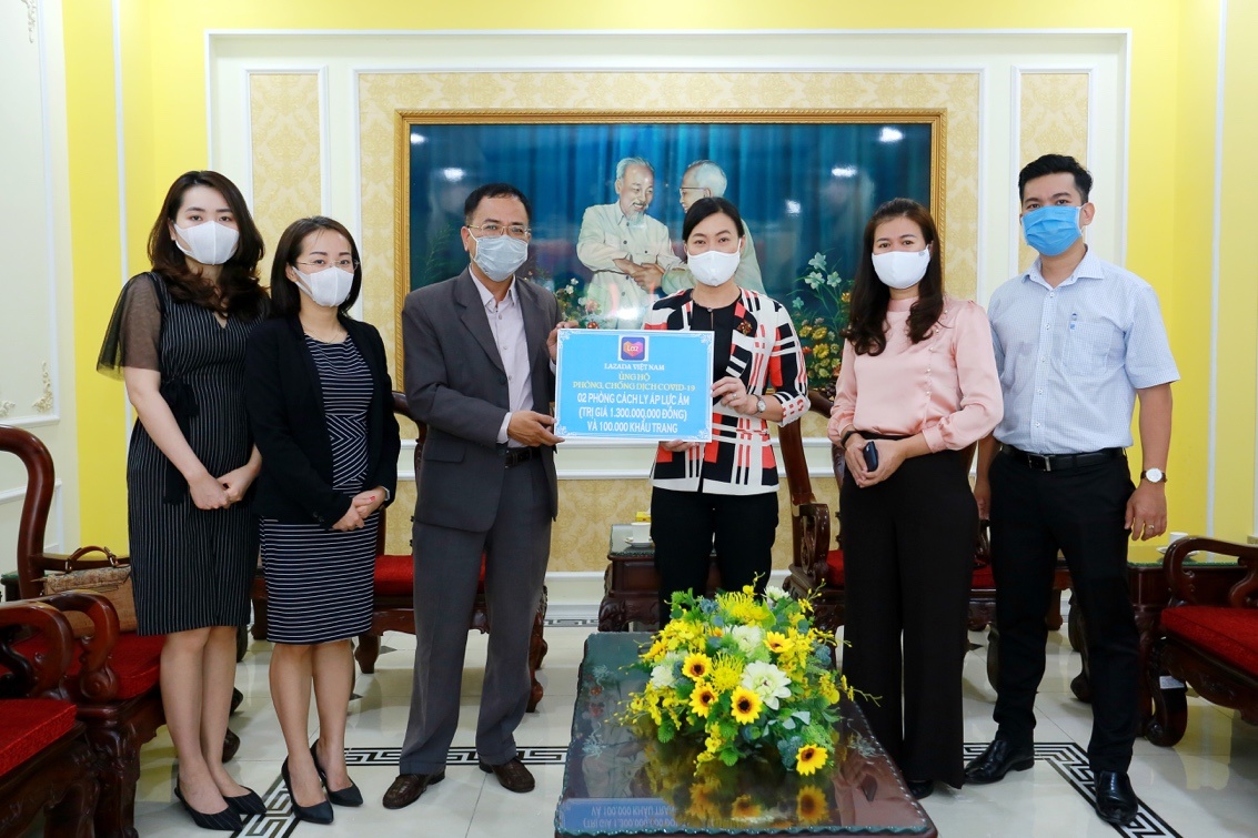 Quyen gop truc tuyen - them cach ung ho tuyen dau chong dich hinh anh