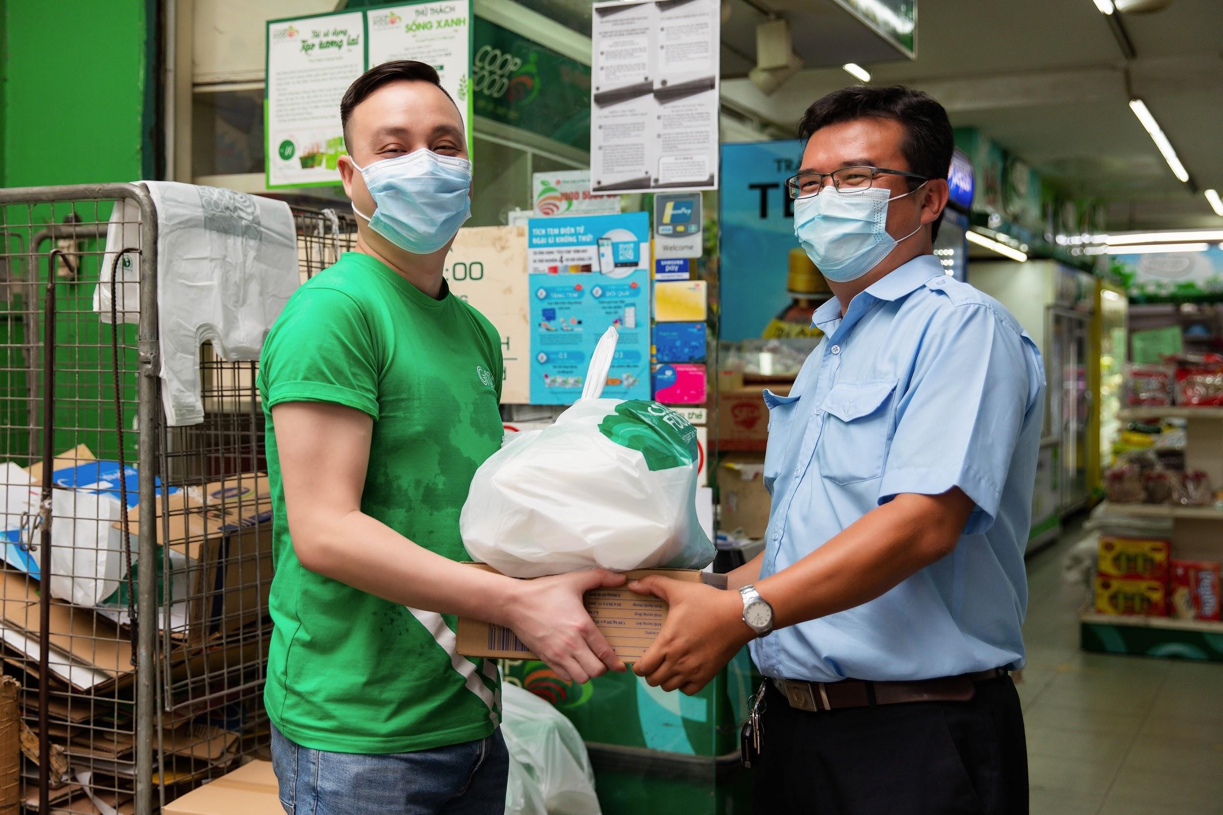 Tiep suc tai xe cong nghe mua dich - hon ca luong thuc la su tu te hinh anh