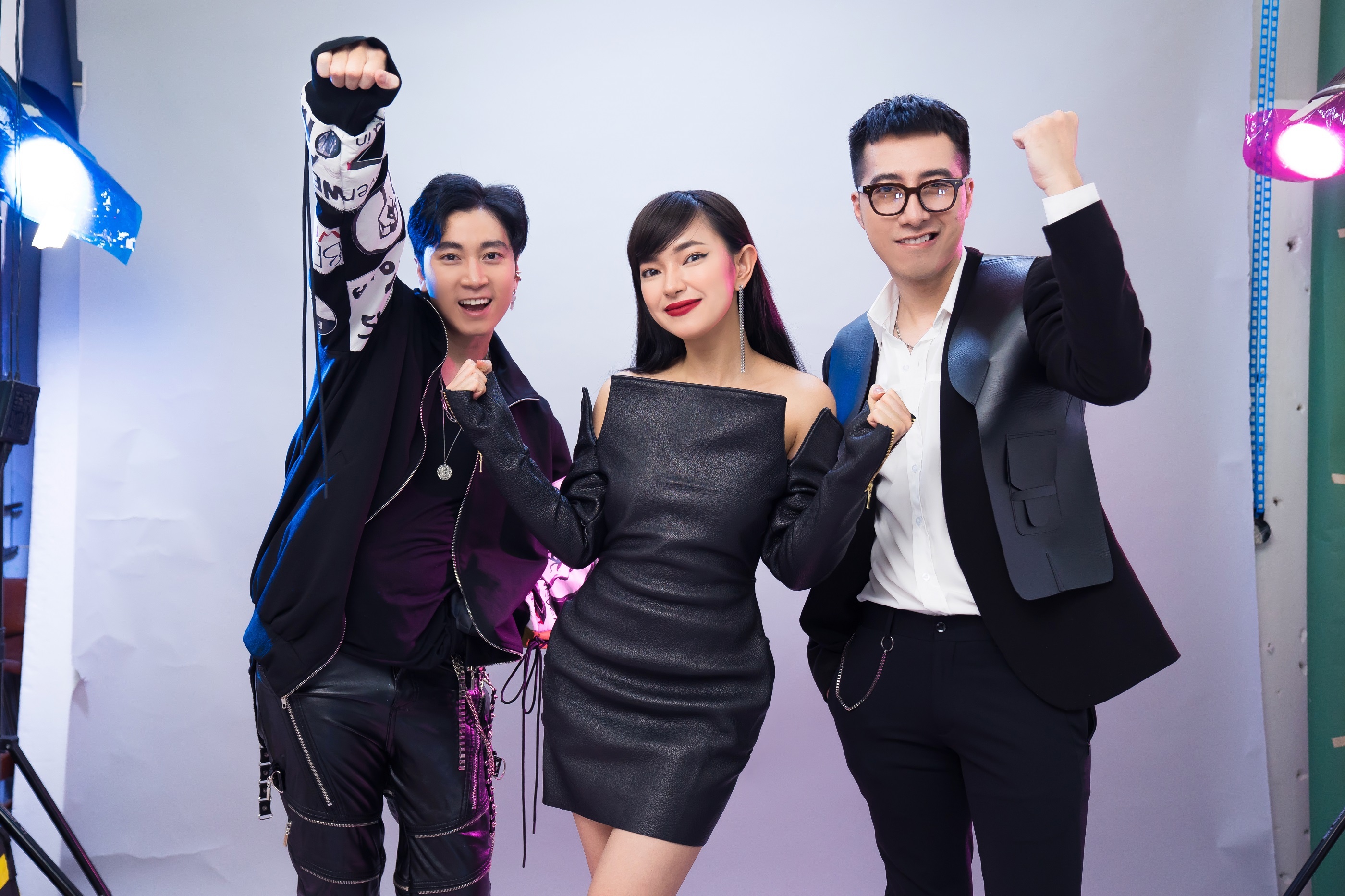 Gioi tre truyen nhau thong diep 'dau lanh tim nong' trong mua dich hinh anh