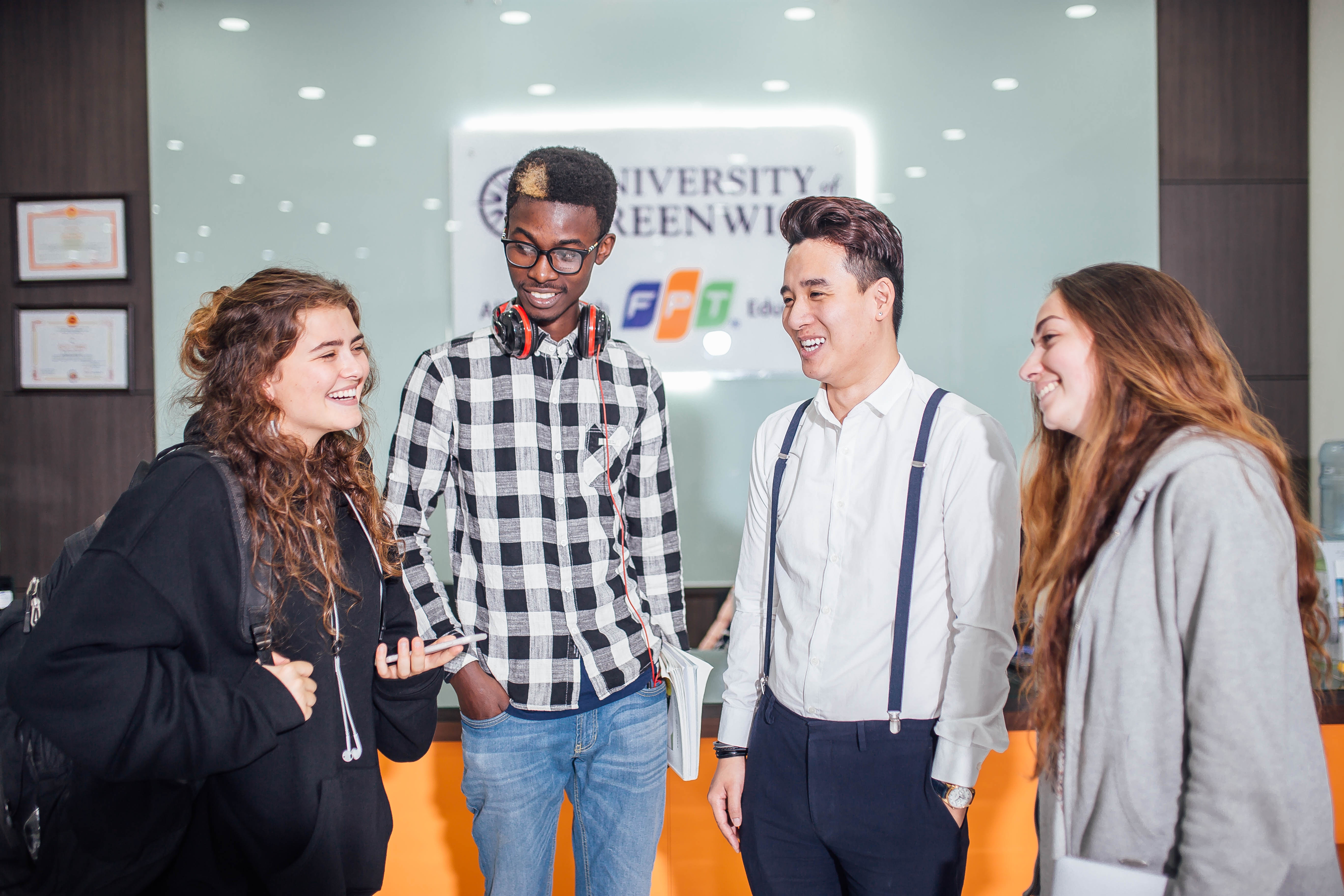 Moi nguy tu dich benh va xu huong du hoc tai cho hinh anh