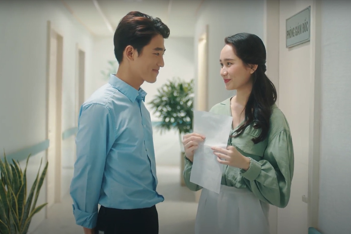 Truc Anh ke chuyen 'chang trai ben canh ban nam 17 tuoi' hinh anh