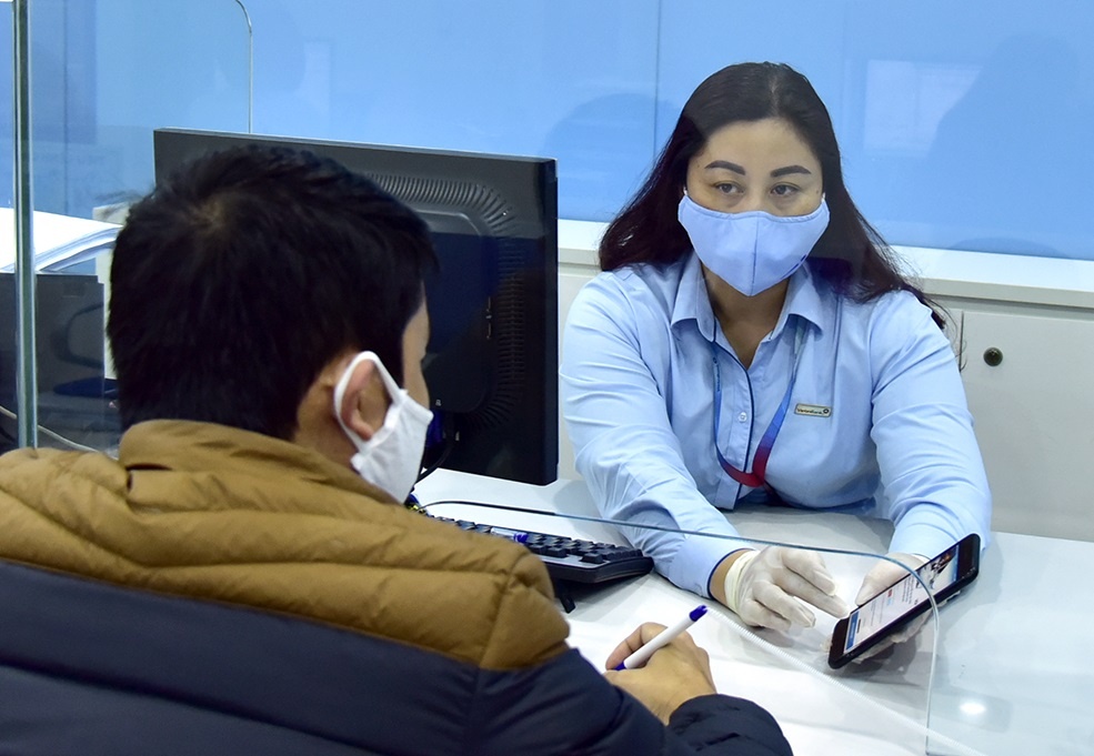 Hang tram khach hang ca nhan duoc VietinBank ho tro trong mua dich hinh anh