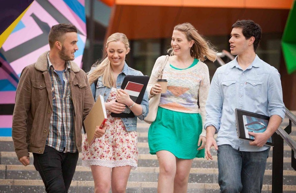 Phong van hoc bong len den 50% tai DH La Trobe - Australia hinh anh