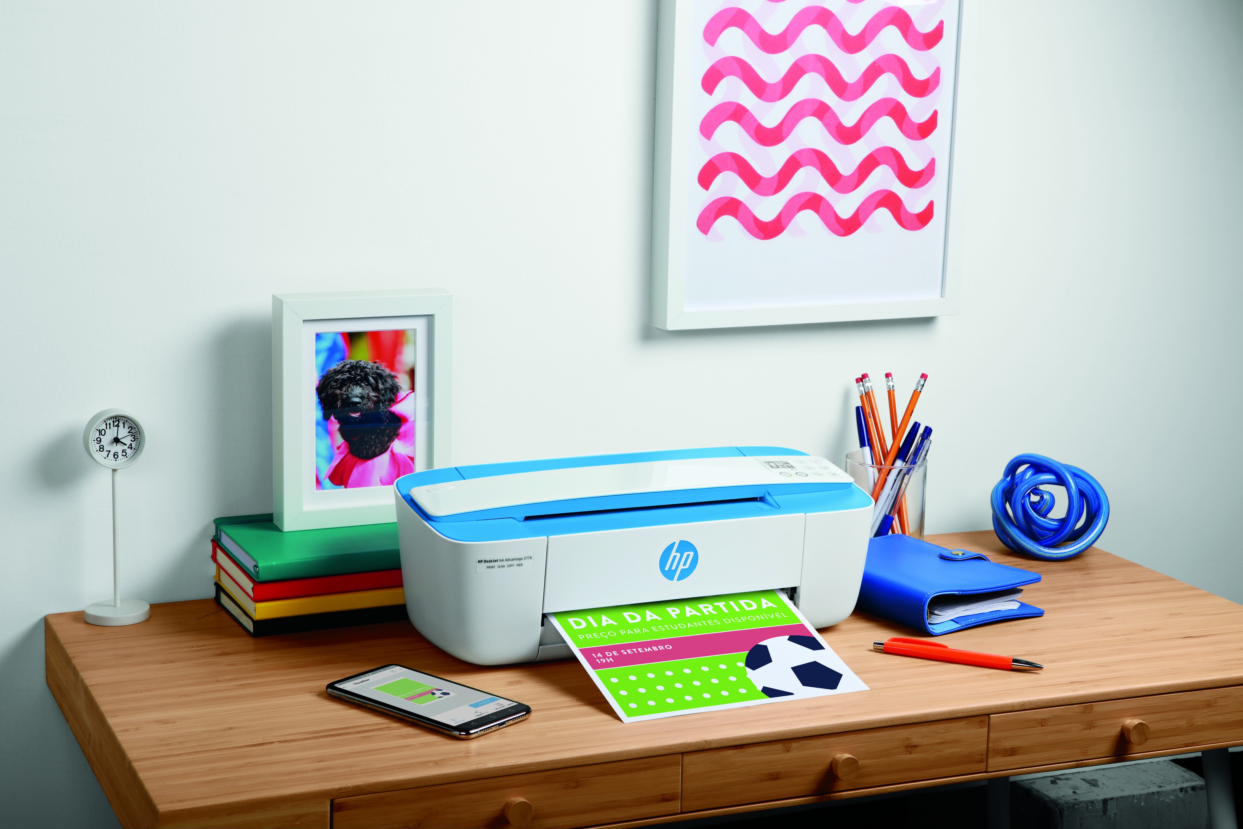 thiet bi cong nghe hoc truc tuyen anh 1