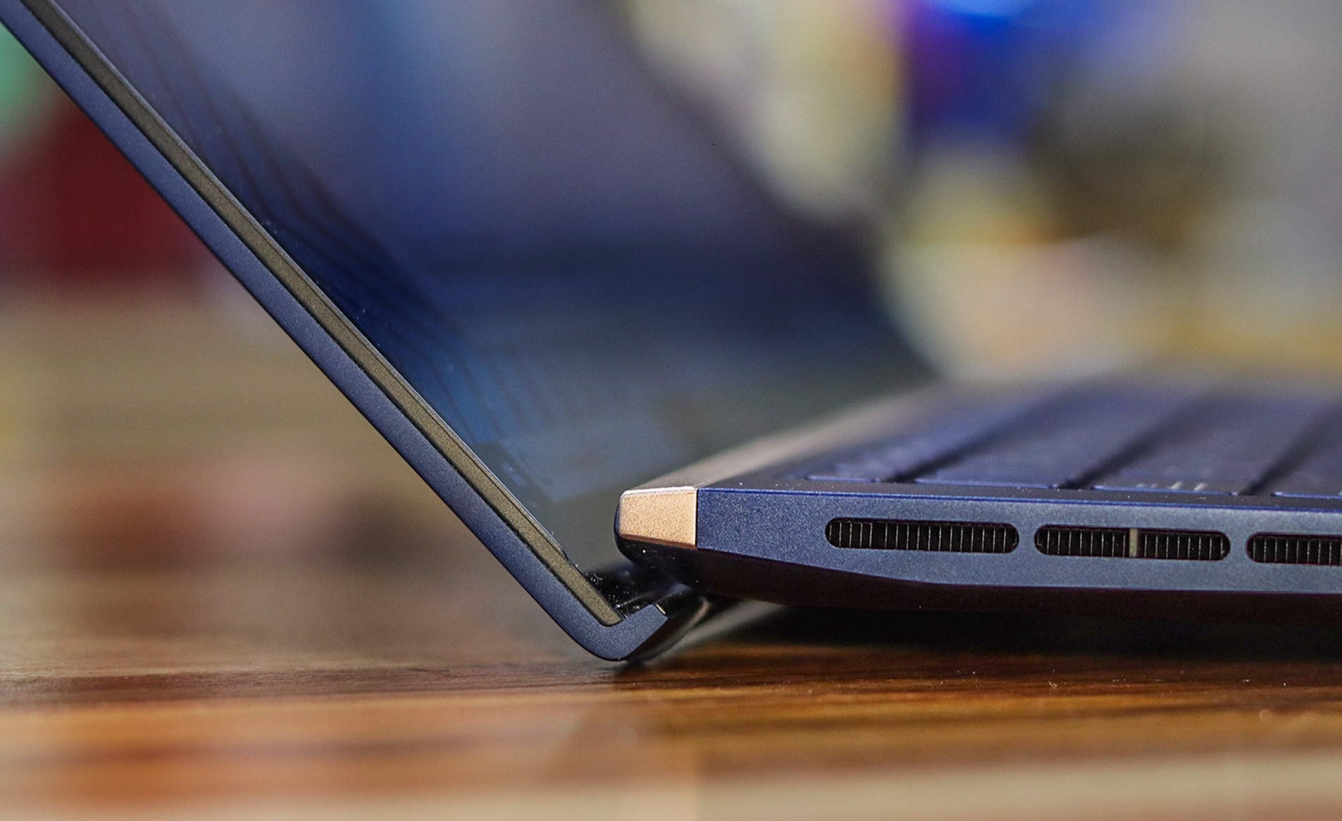 Laptop Asus zenbook touchpad cam ung anh 4