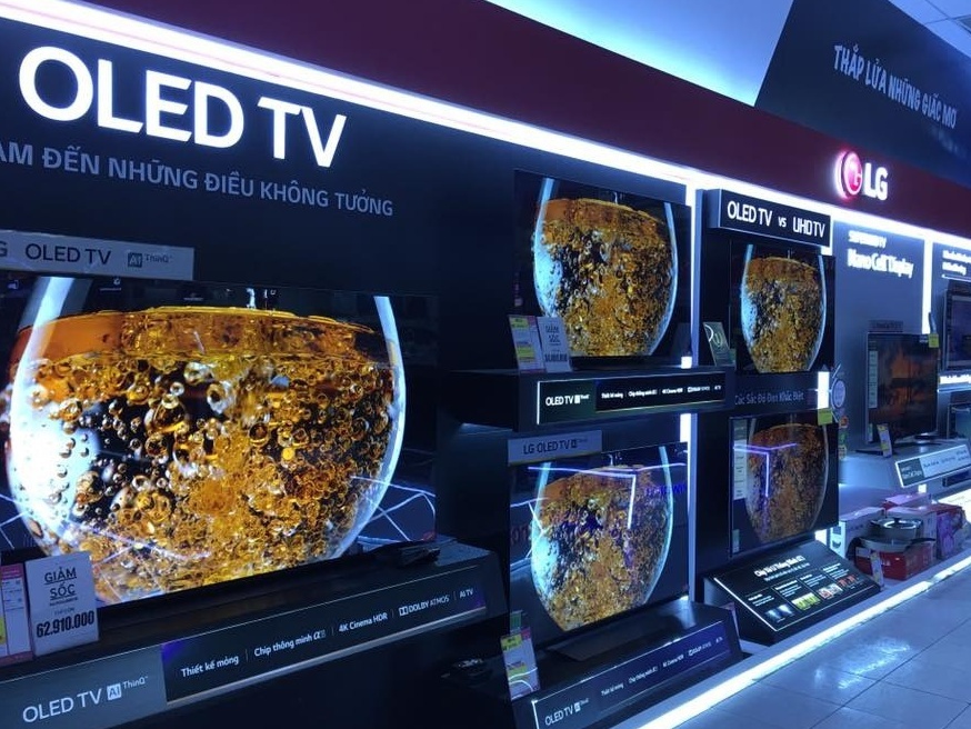 Sieu thi dien may giam gia sau kich cau mua sam dip nghi le hinh anh