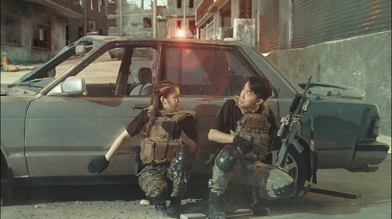 Cris Phan va Noob Mai Quynh Anh tung clip 'Toi la chien binh CODM' hinh anh