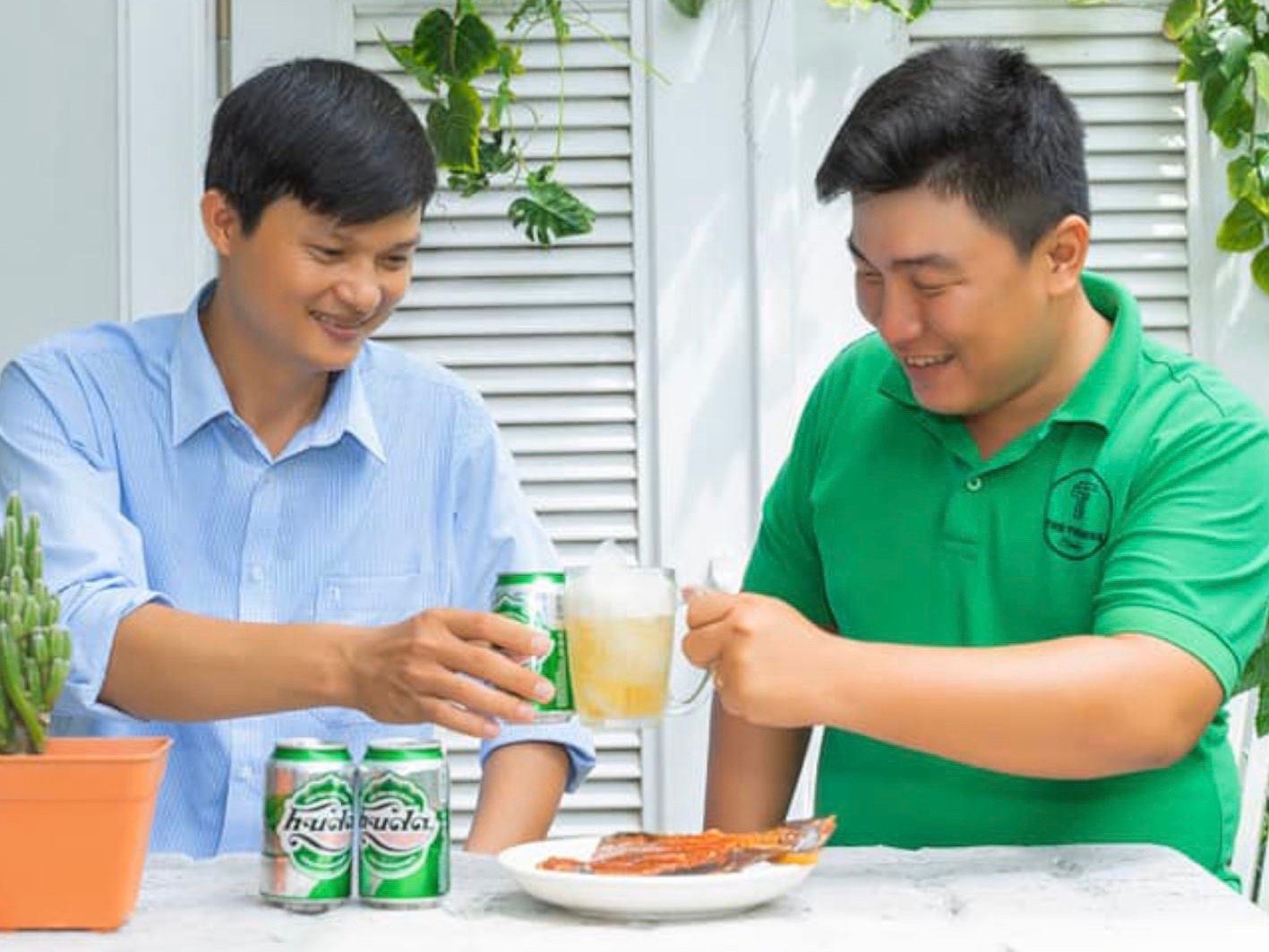 Goi y cach o nha chong dich van vui cho nguoi mien Trung hinh anh