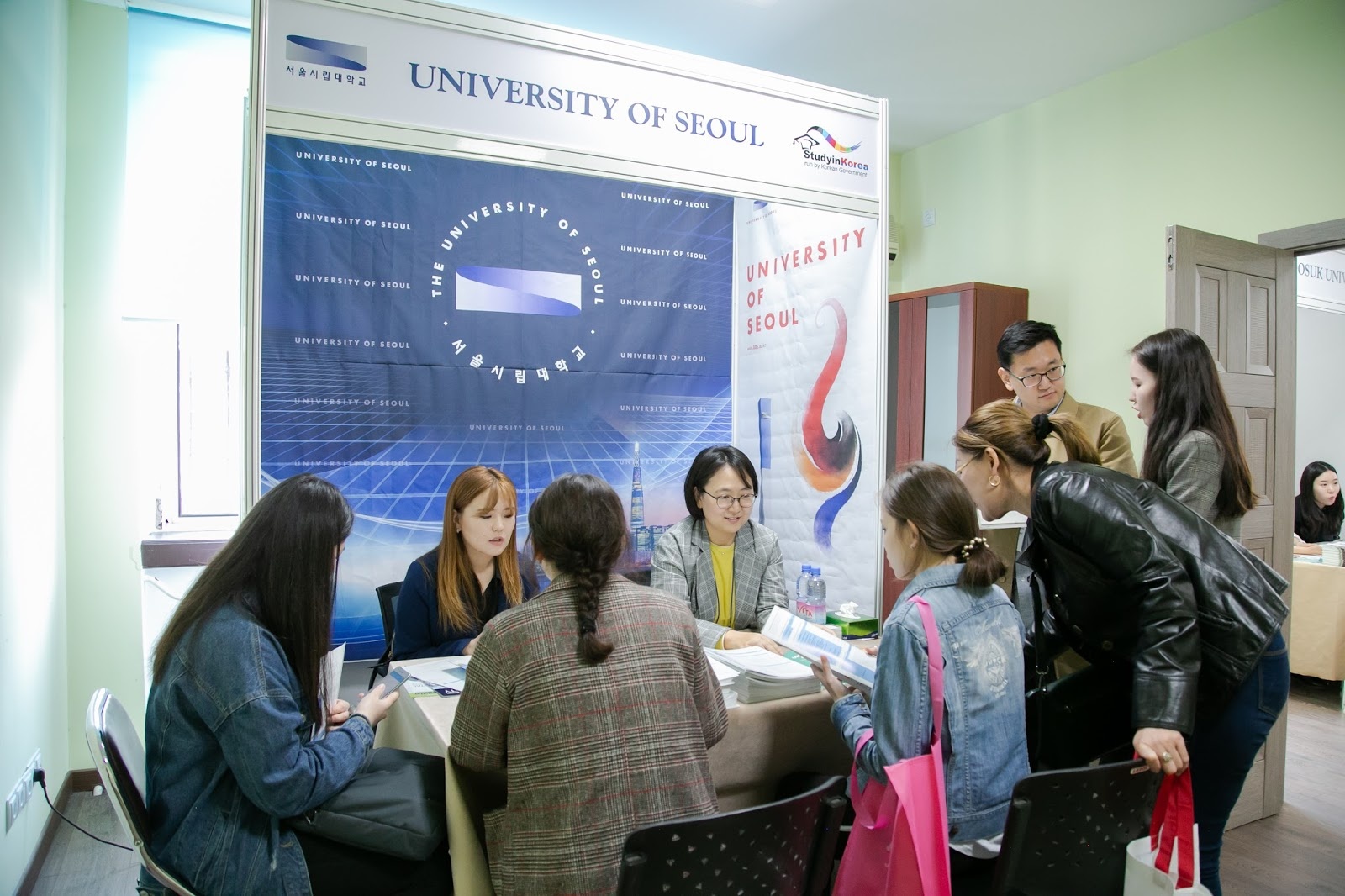 Let's go overseas anh 3