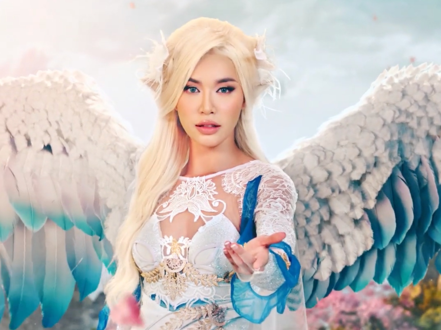 Minh Tu hoa than thanh Vu Linh trong Perfect World VNG hinh anh