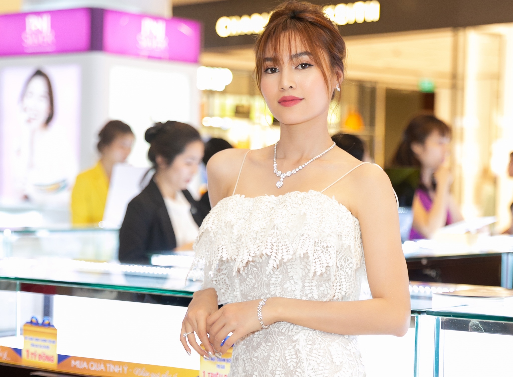 Lan Ngoc chia se bi quyet giup phu nu dep hon sau cach ly xa hoi hinh anh