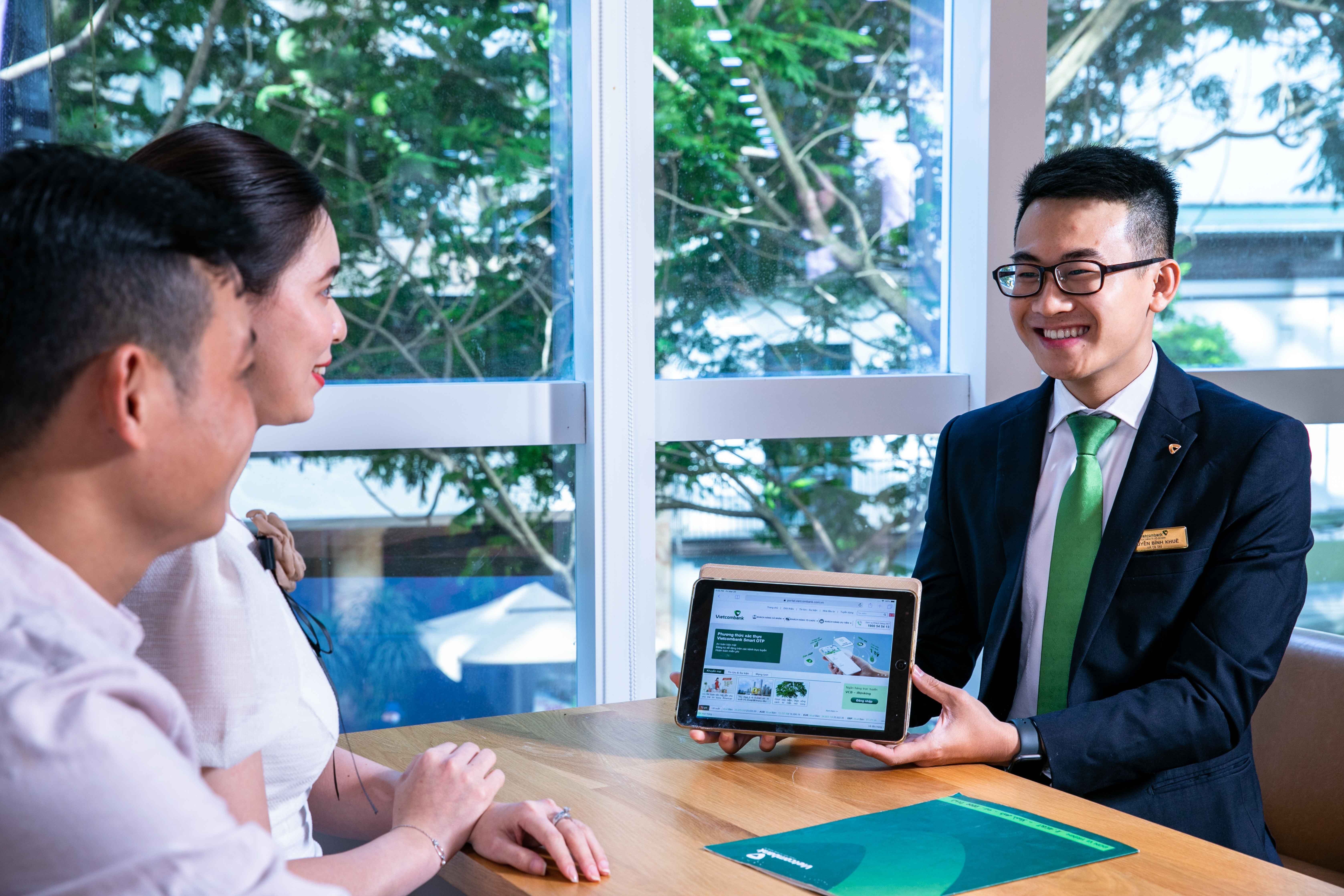 ban sac Vietcombank anh 3