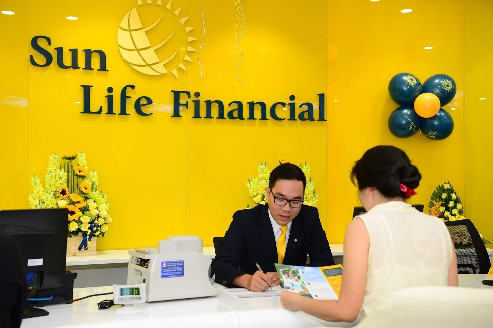 Sun Life Viet Nam gop 1 ty dong vao cong tac phong chong dich Covid-19 hinh anh