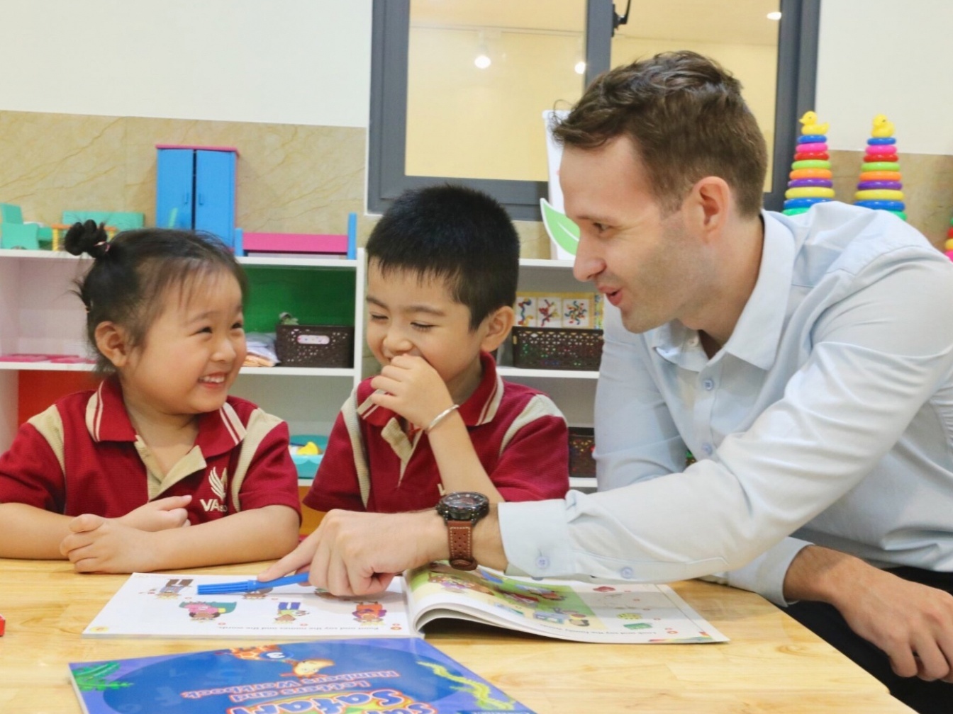 He thong truong Viet My khong thu hoc phi trong thoi gian nghi dich hinh anh