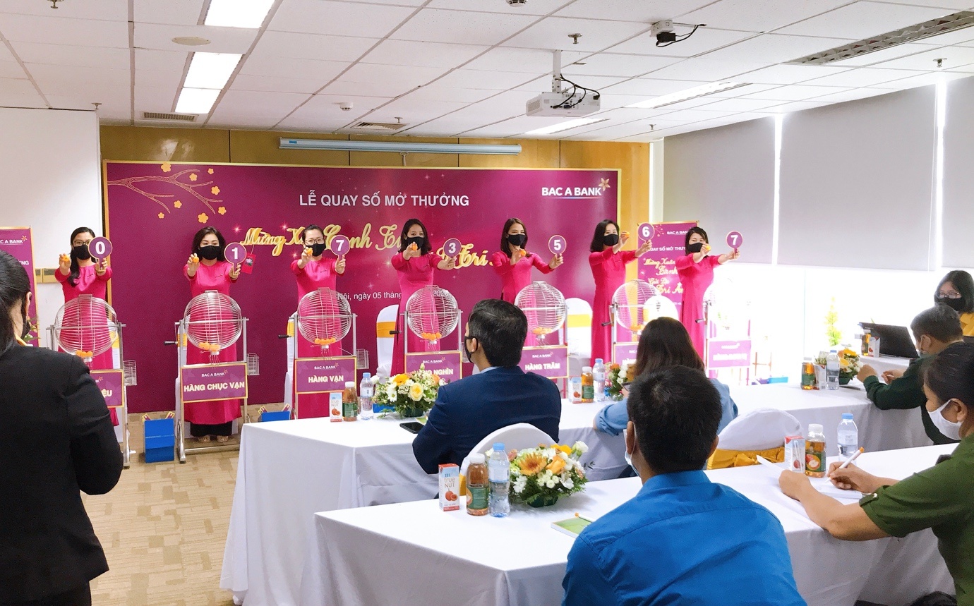 Bac A Bank to chuc quay thuong cho khach hang voi tong gia tri 2,5 ty hinh anh