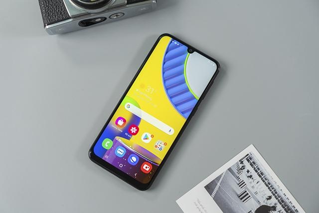 Galaxy A31 - 4 camera, pin 5.000 mAh giup gioi tre giai tri mua dich hinh anh