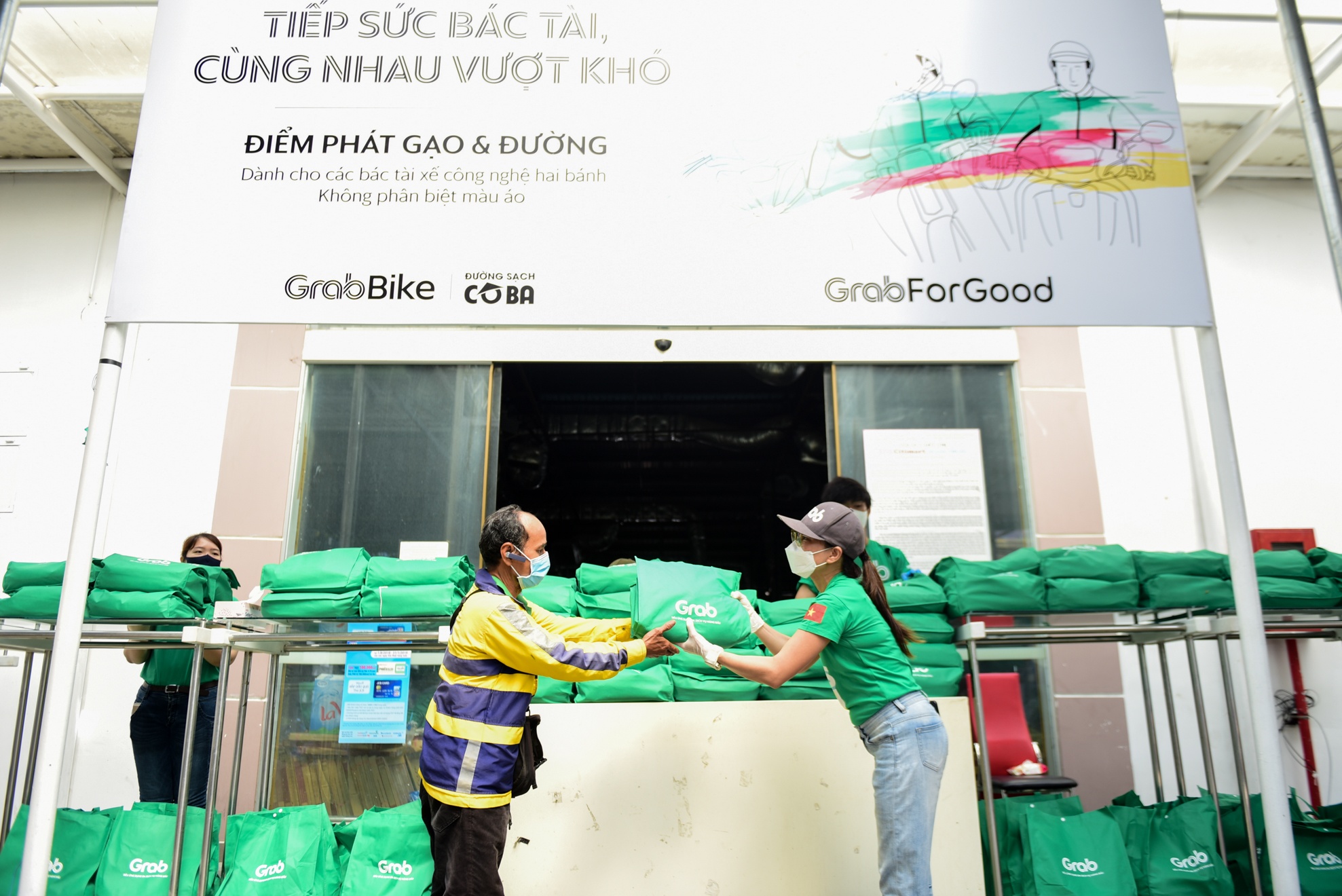 Tiep suc bac tai,  vung vang vuot kho anh 2