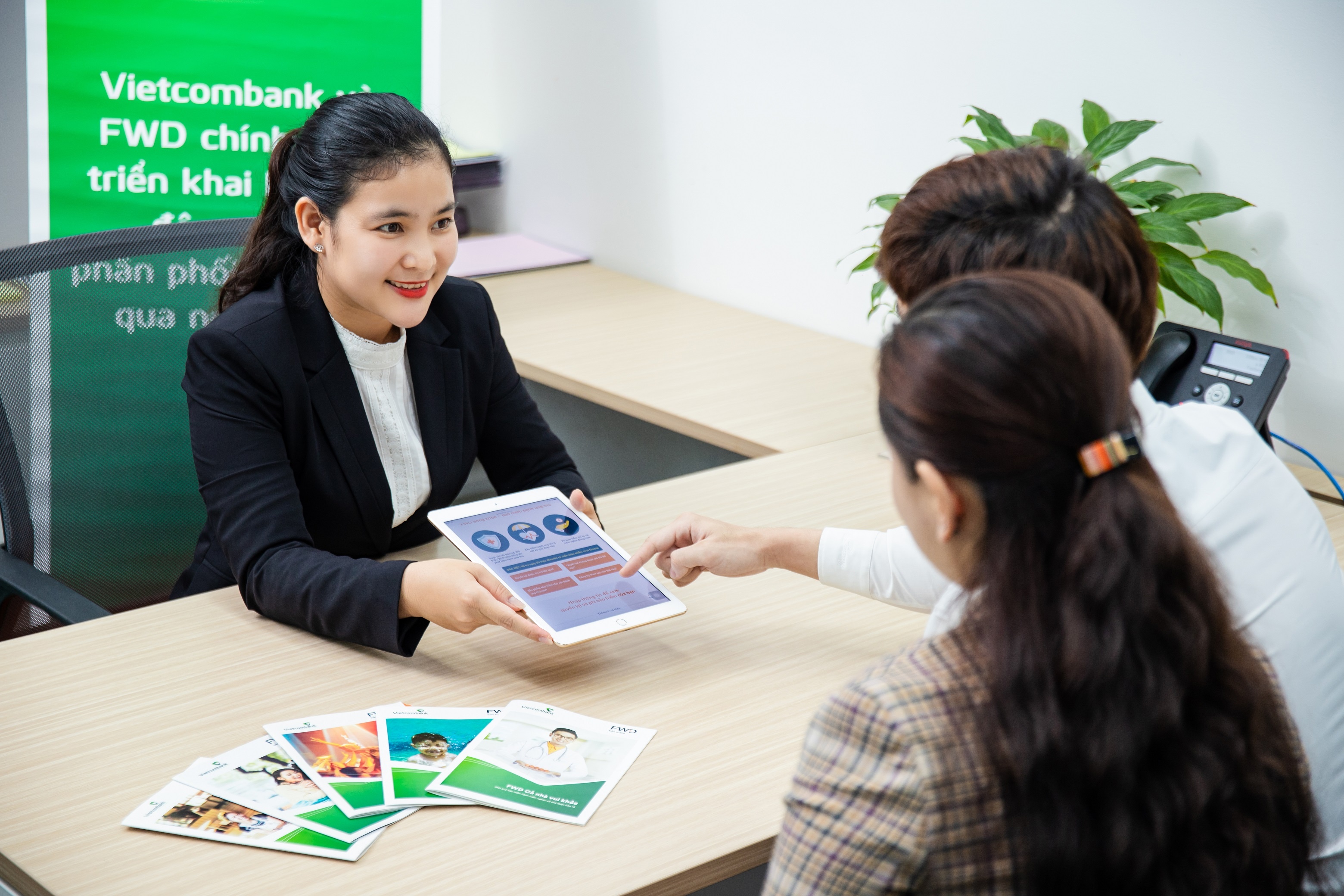 Vietcombank và FWD ảnh 2 Vietcombank va FWD anh 2