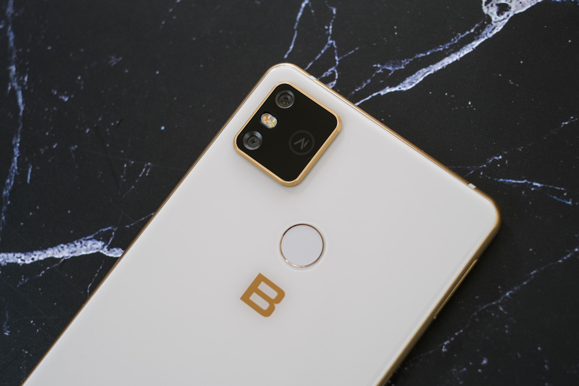 Chi tiet Bphone B86 - thiet bi doc dao trong gioi smartphone hinh anh